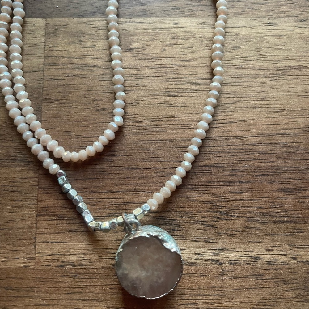Cream Layered Beaded Necklace Jewelry - Picture 2 of 7